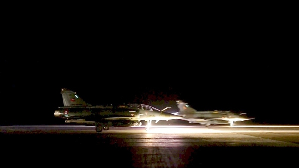 French fighter jets bombing Syria
